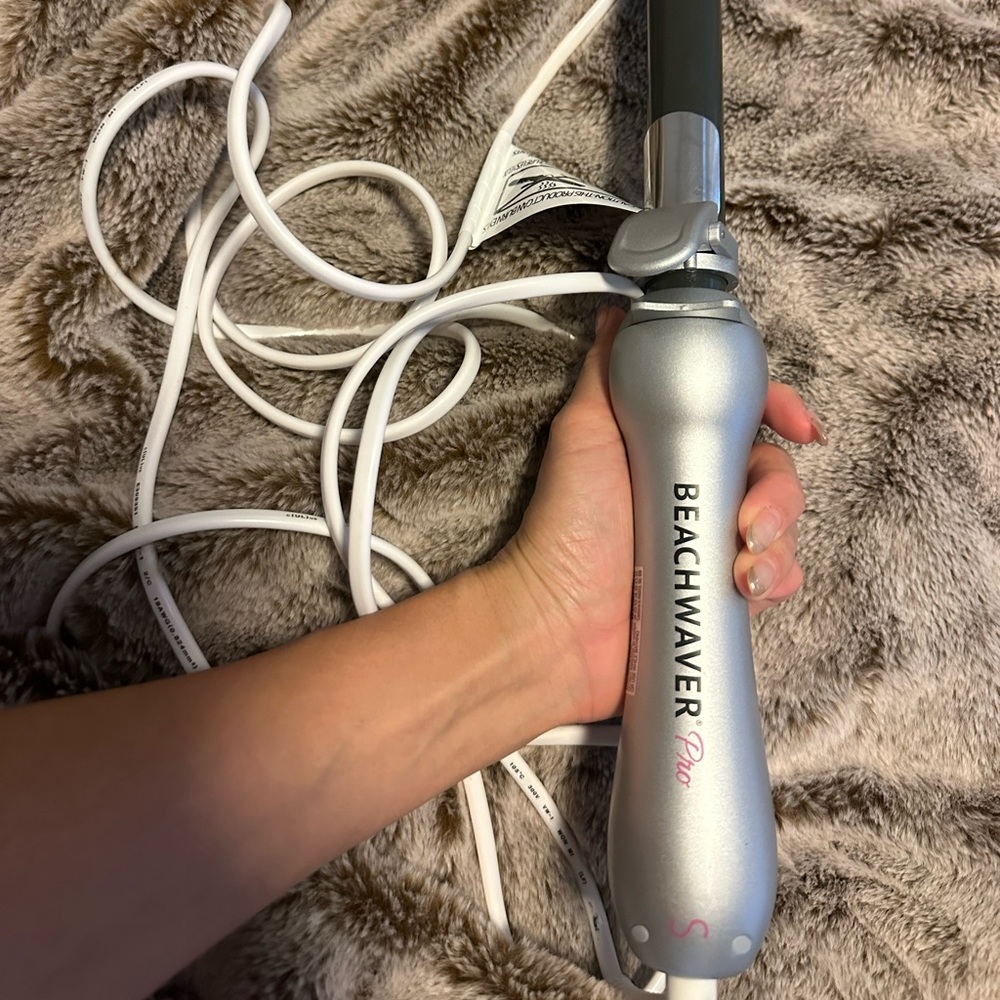 BEACHWAVER PRO HAIR CURLING IRON 1”